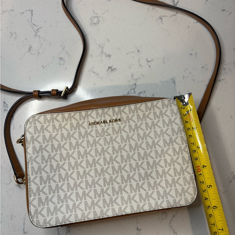 Michael Kors Cream and Tan Crossbody Bag - Picture 3 of 8